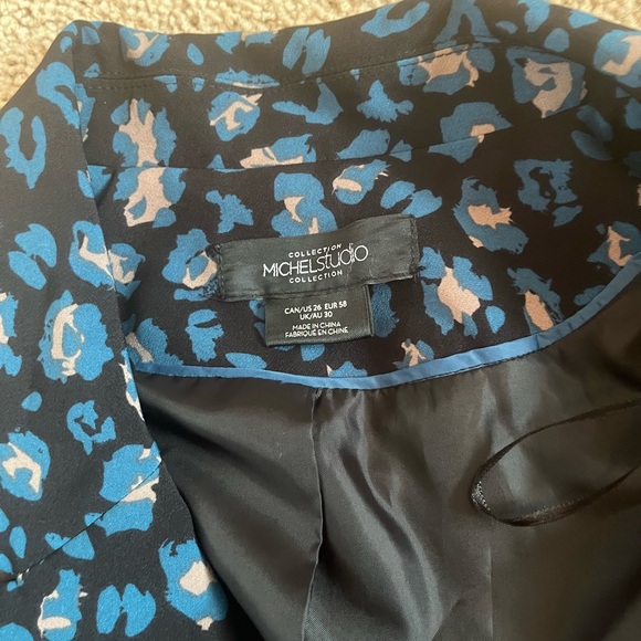 Blazer - Picture 1 of 4